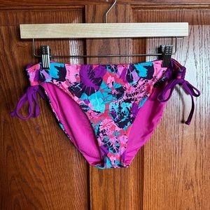 Women’s Carve Designs Bikini Bottoms size L